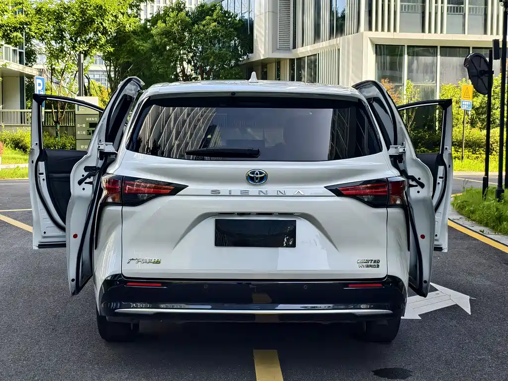 Toyota Sienna 2021 2.5L Luxury