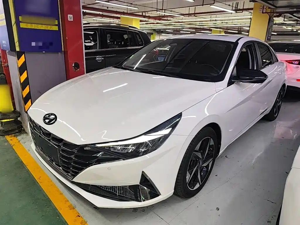 Hyundai Elantra 2022