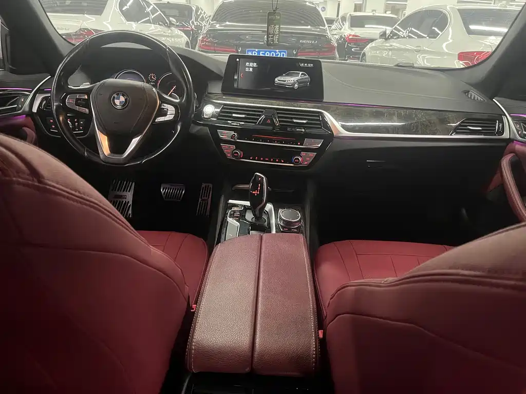 BMW 5 Series — миниатюра 9