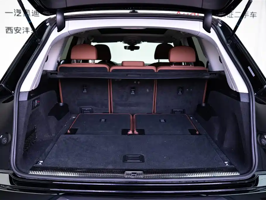 Audi Q7 2023 55 TFSI quattro S line Sport