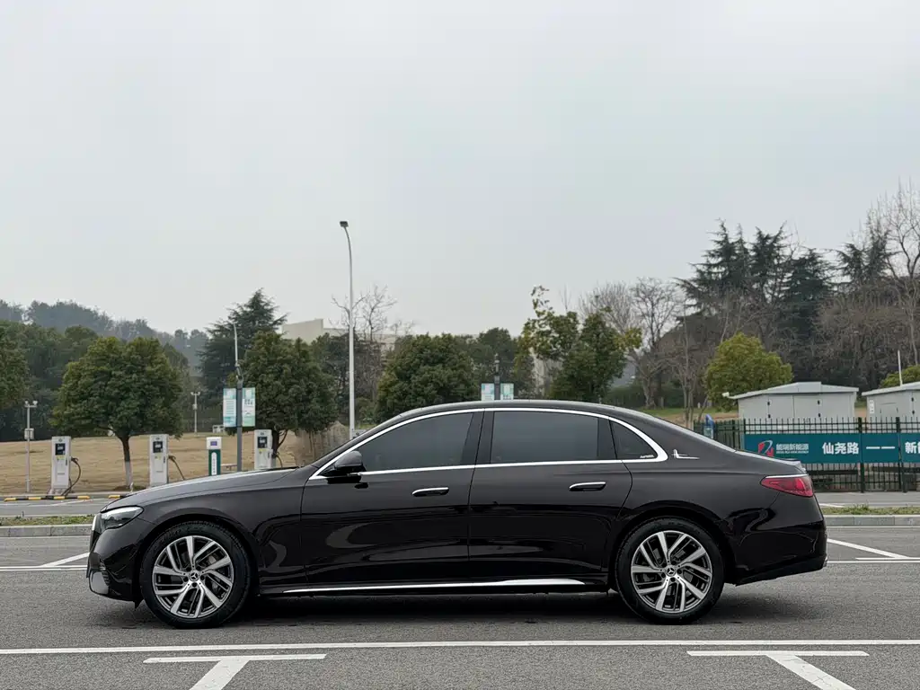 Mercedes-Benz E-Class E 2024 E 300 L Fashion