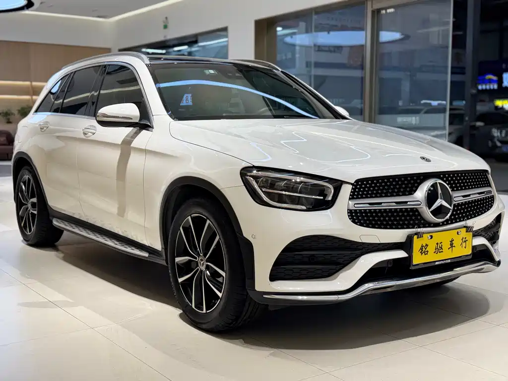 MERCEDES-BENZ GLC