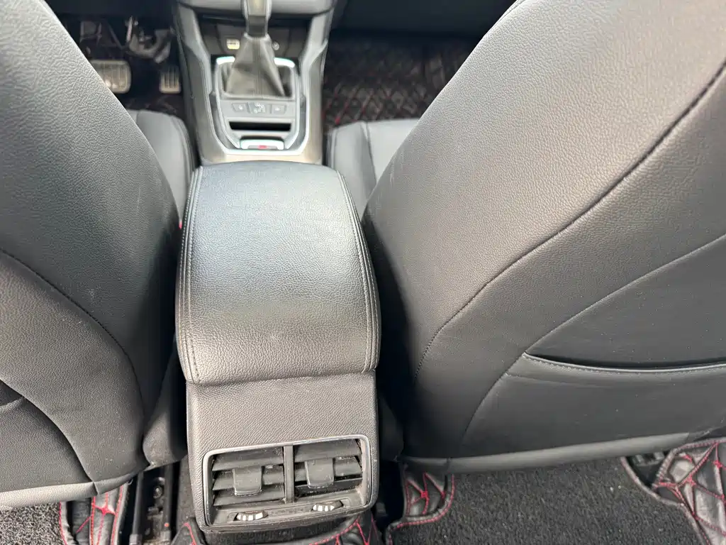 Peugeot 408 — миниатюра 11