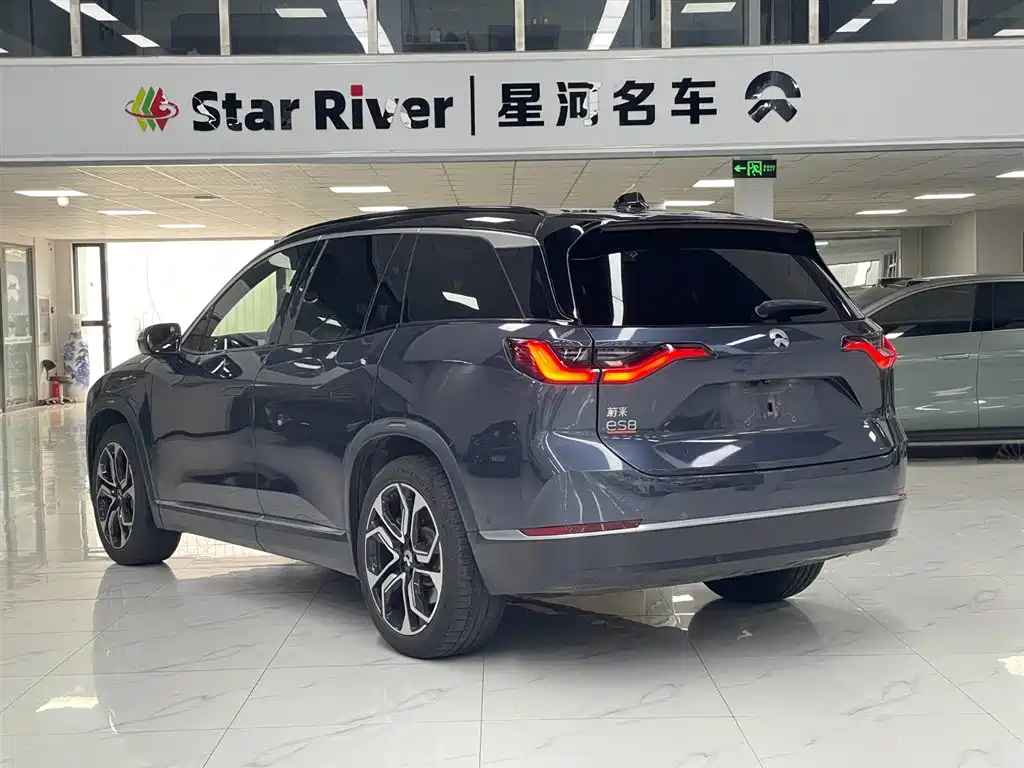 NIO ES8 2020 580KM мест