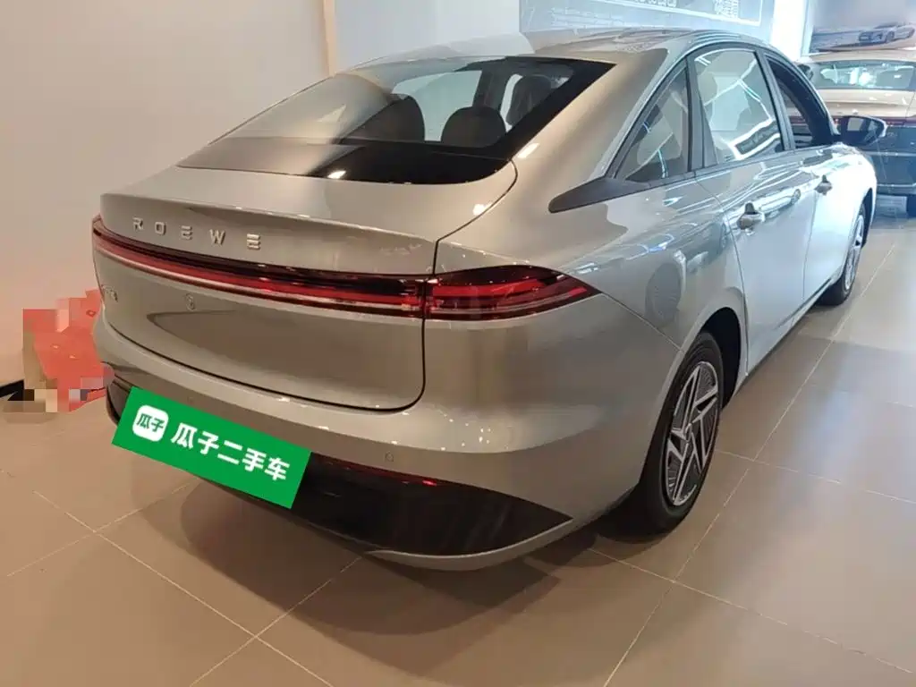 Roewe D6 2025 450km