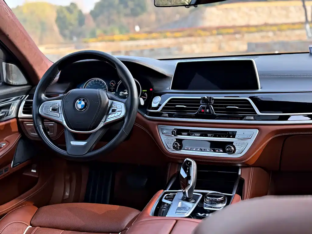 BMW 7 SERIES