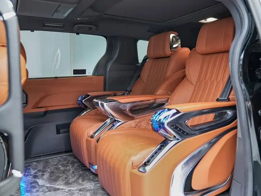 Toyota Granvia — миниатюра 14