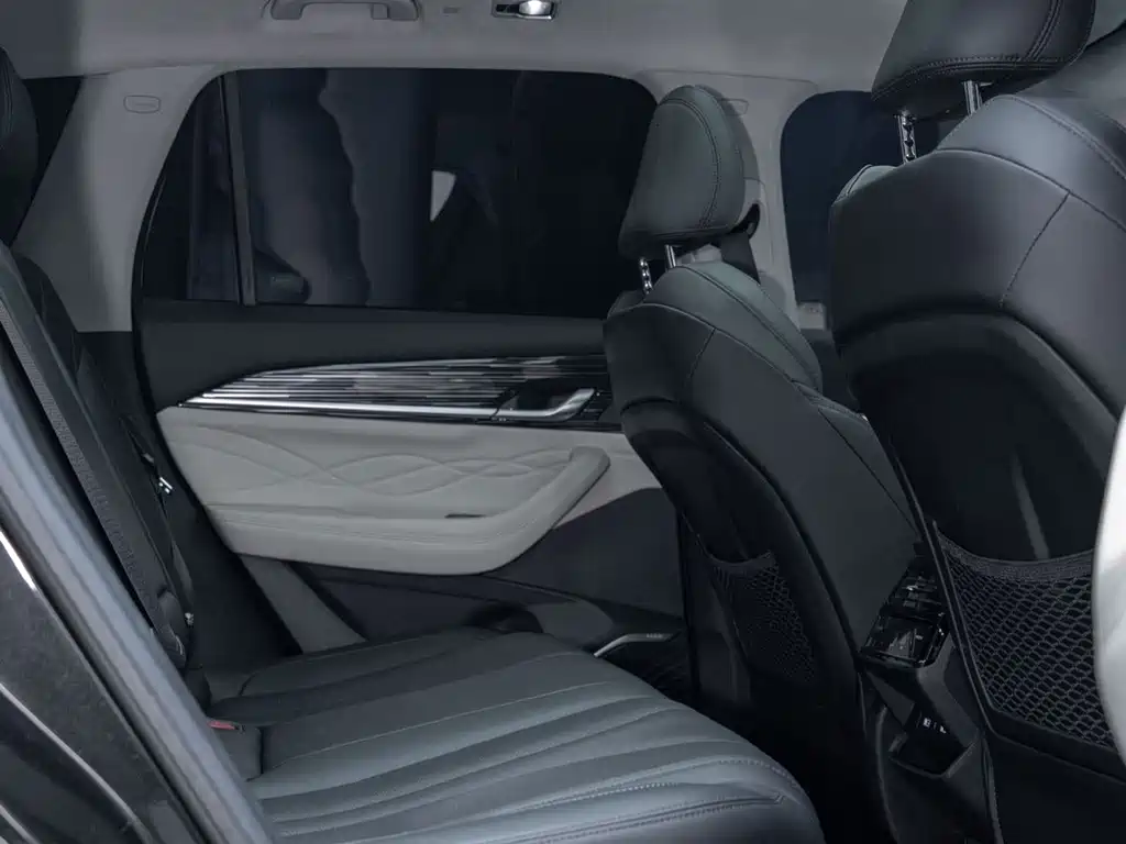 Geely Xingyue L — миниатюра 13