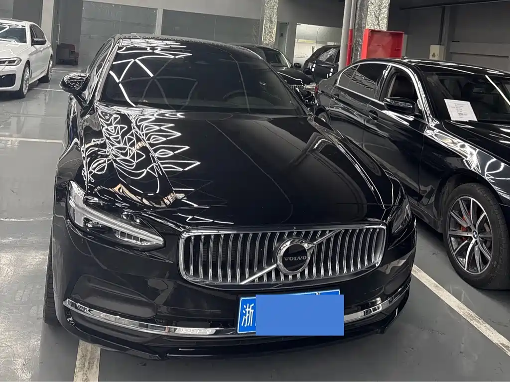 Volvo S90 2024 B5 Luxury