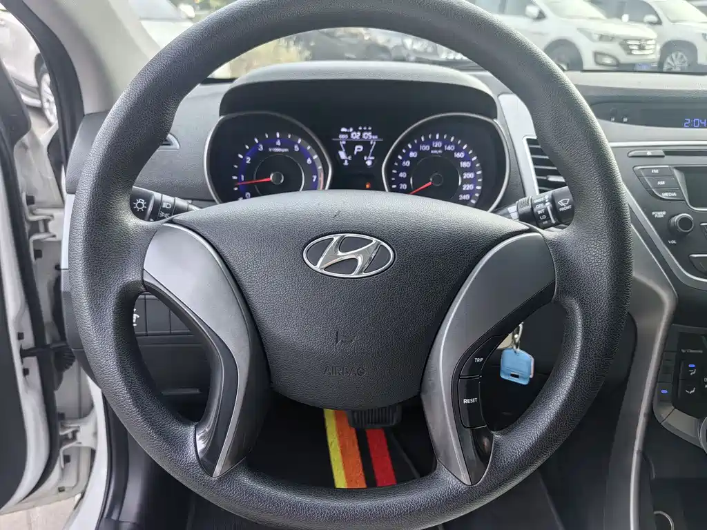 Hyundai Elantra Langdong — миниатюра 11