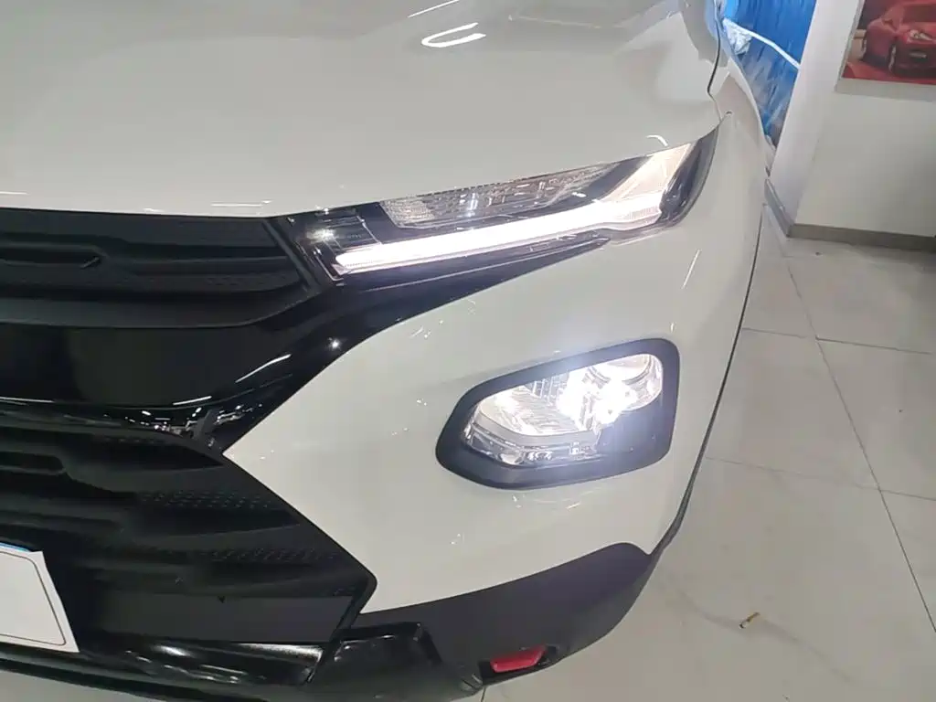 Chevrolet Tracker — миниатюра 24