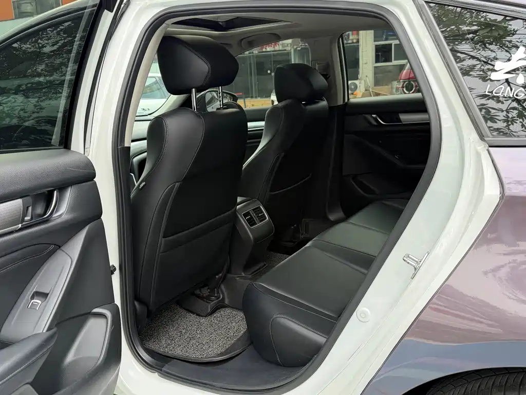 Honda Accord - фото 12