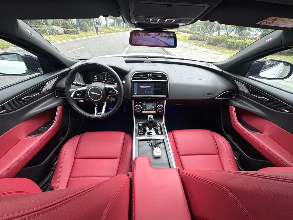 Jaguar XEL 2024 2.0T 250PS R-DYNAMIC S Sport
