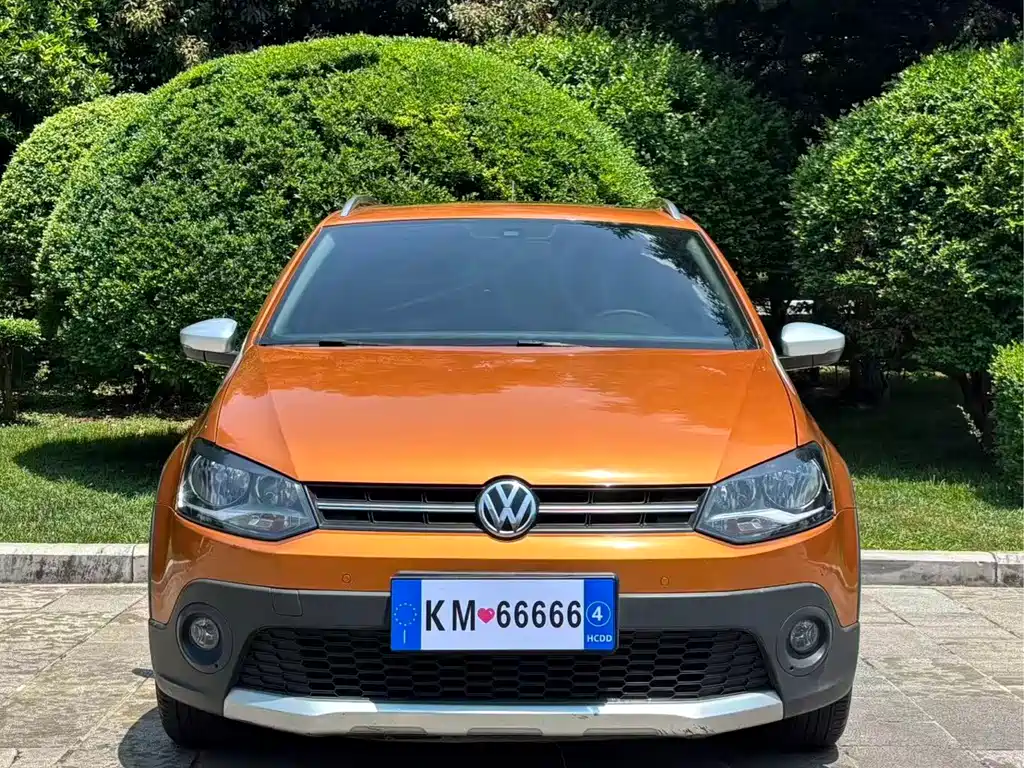 Volkswagen Polo 2018 1.5L Cross Polo AT