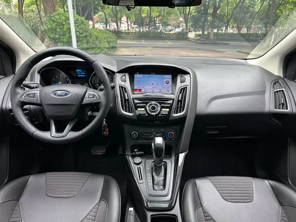 Ford Focus — миниатюра 11