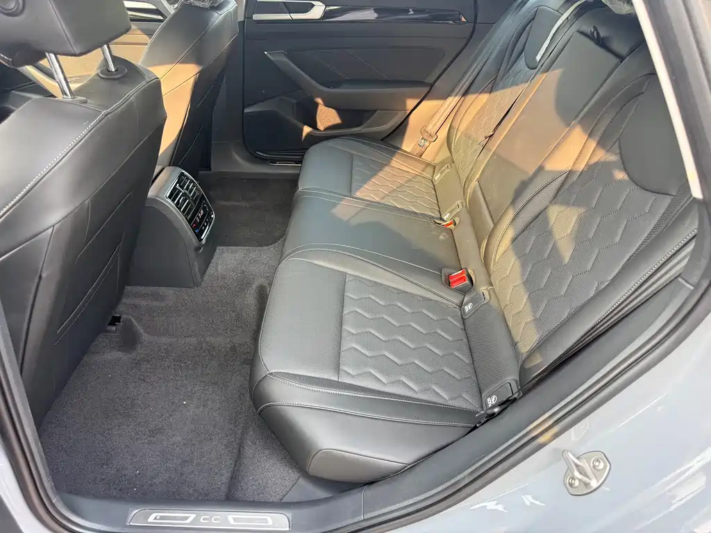 Volkswagen FAW - Passat CC CC 2026 3000 380TSI