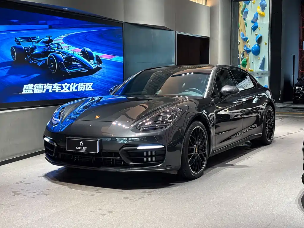 Porsche Panamera 2023
