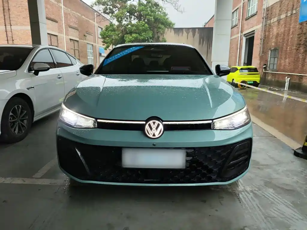 Volkswagen Passat 2025 Pro 380TSI