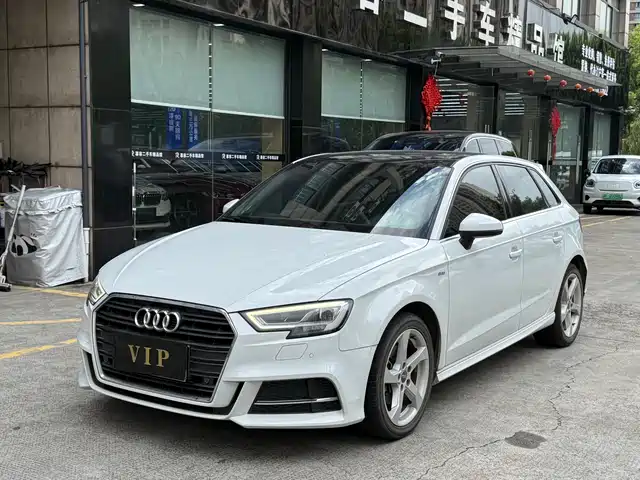 AUDI  A3 2019