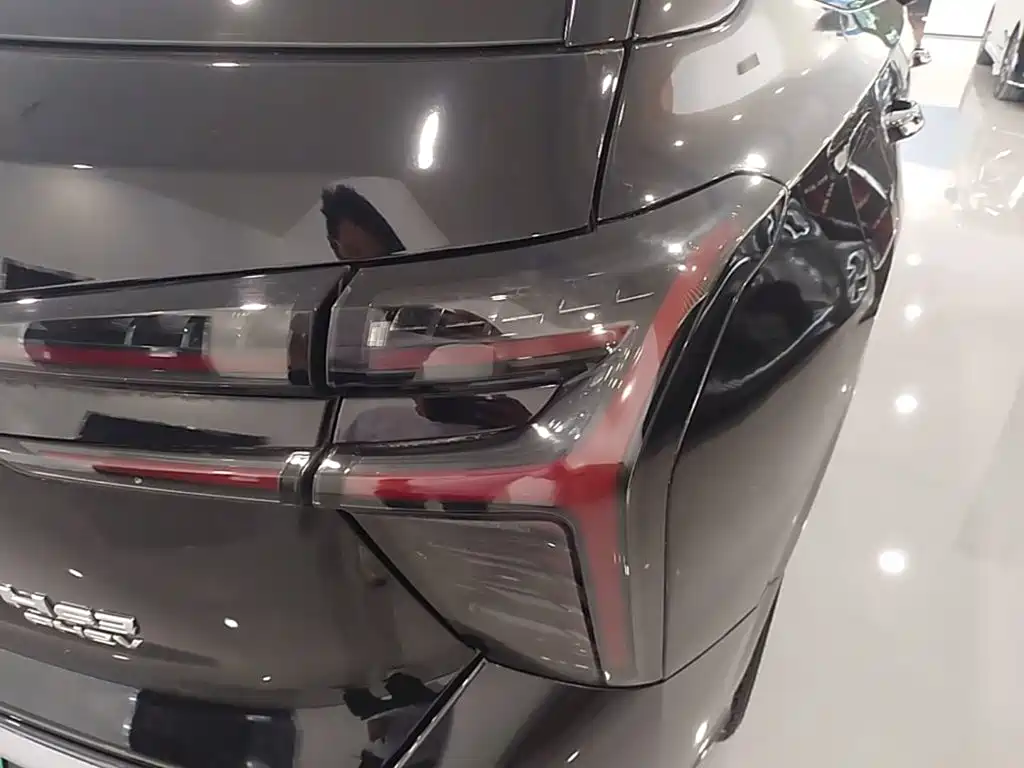 Hongqi Hongqi HS3 PHEV — миниатюра 8