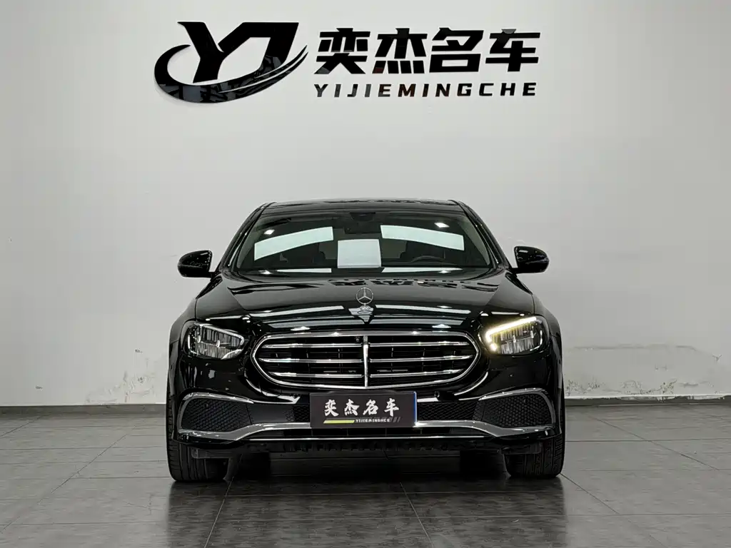 Mercedes-Benz E-Class — миниатюра 2