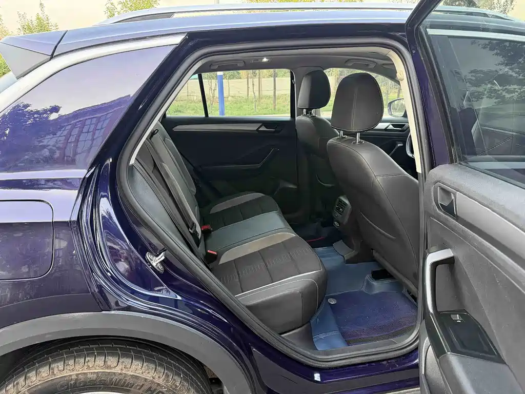 Volkswagen T-Roc — миниатюра 13