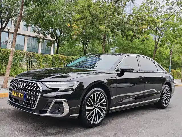 AUDI  A8 2024