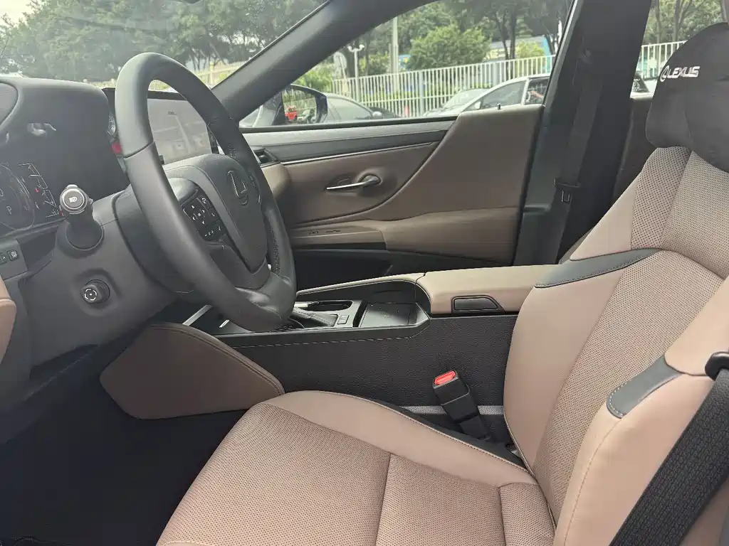 Lexus ES 2025 200 Premium