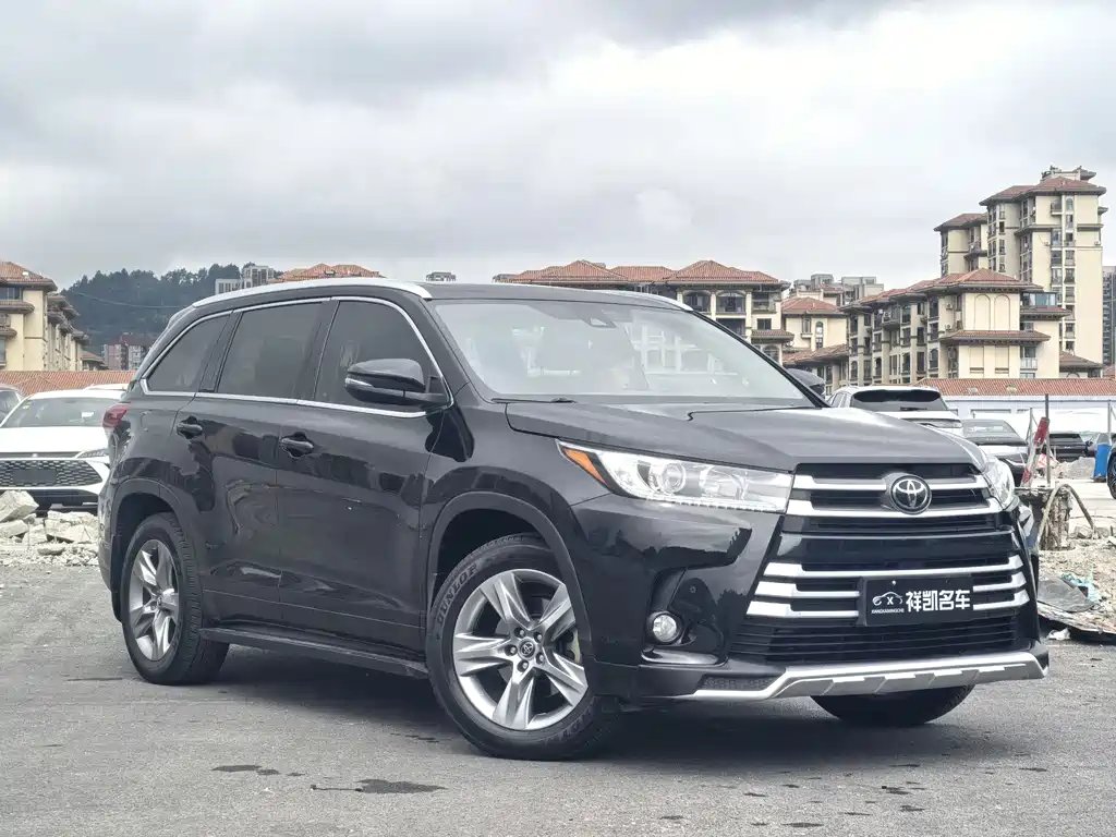 TOYOTA HIGHLANDER