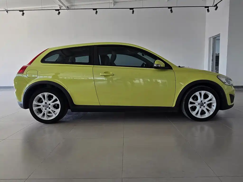 Volvo C30 — миниатюра 8
