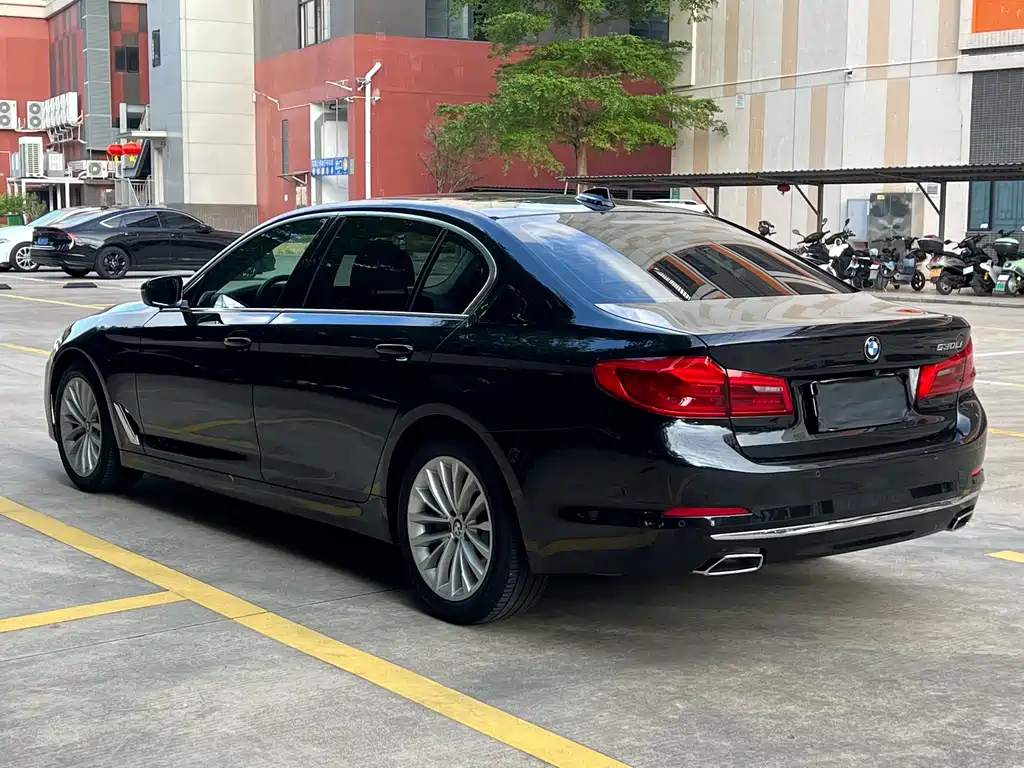 BMW 5 Series — миниатюра 3