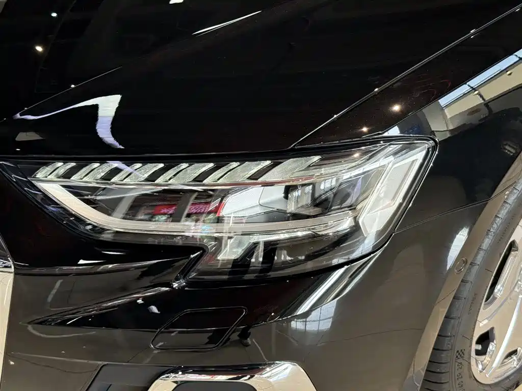 Audi A8 2023 A8L 55 TFSI quattro Flagship