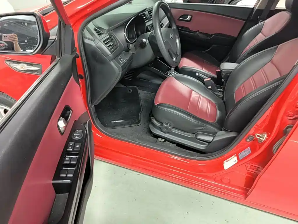 Kia K2 — миниатюра 16