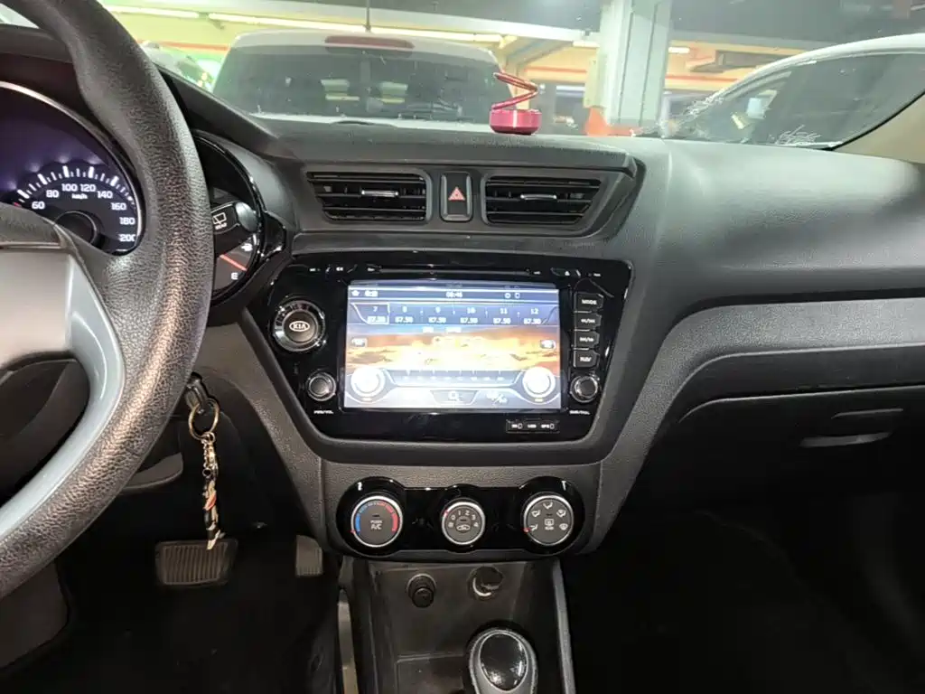 Kia K2 — миниатюра 13