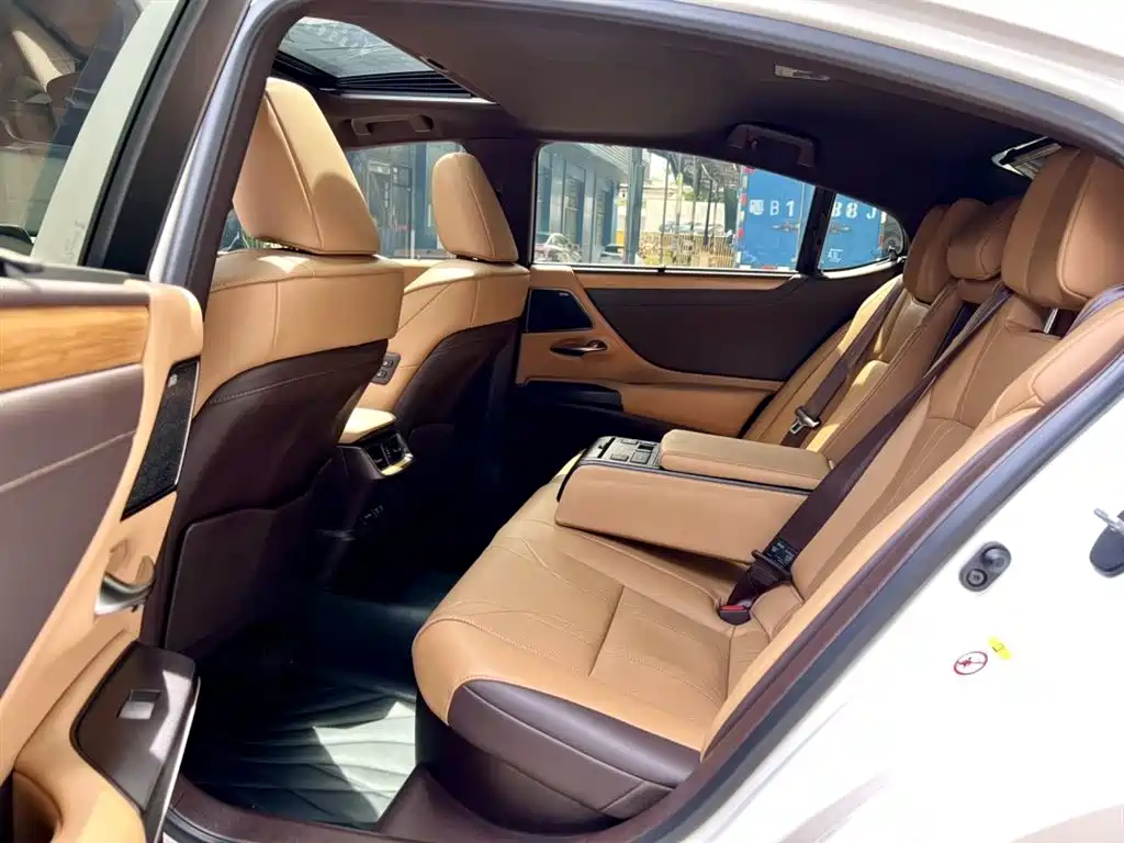 Lexus ES 2018 300h Executive V