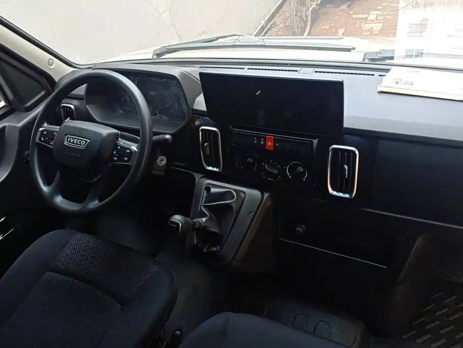 IVECO Daily — миниатюра 12