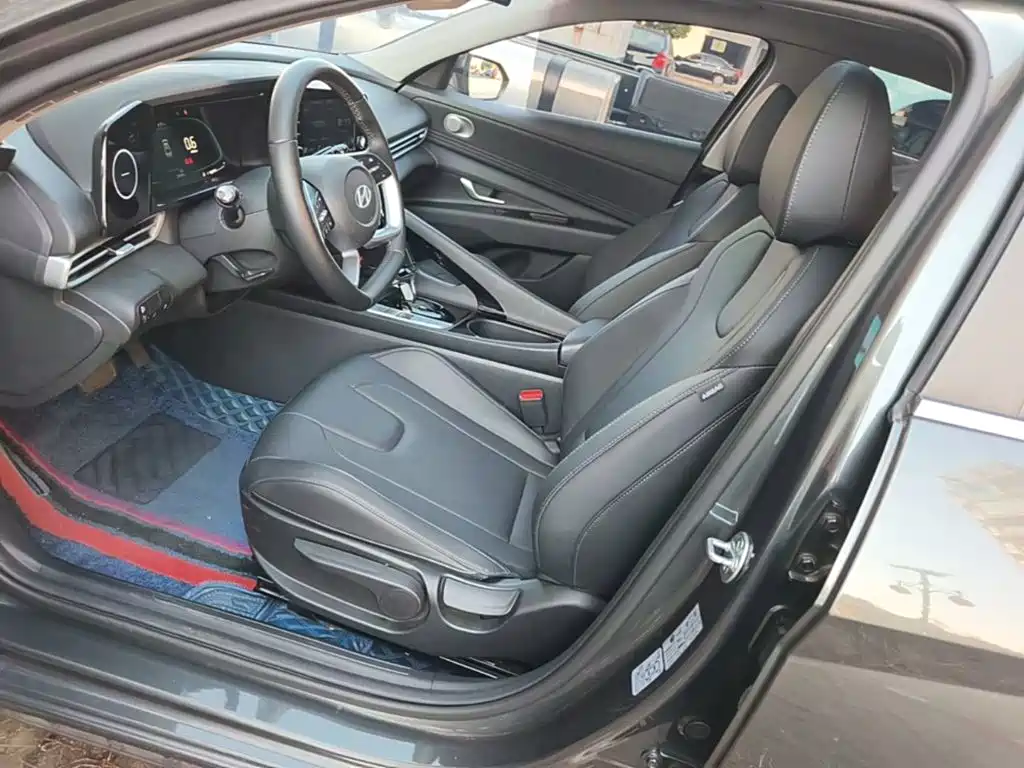 Hyundai Elantra — миниатюра 15