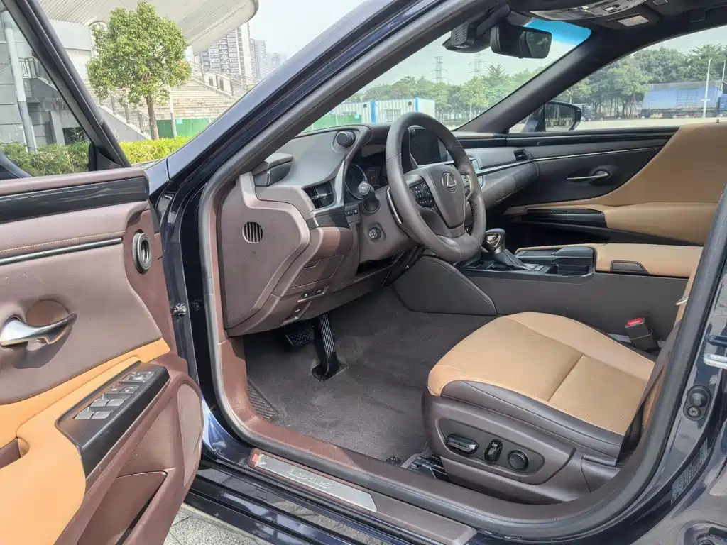 Lexus ES — миниатюра 8