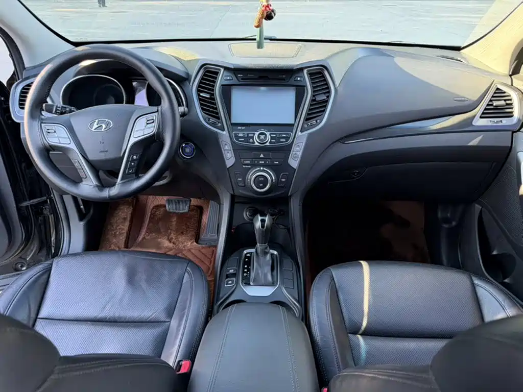 Hyundai Santa Fe — миниатюра 10