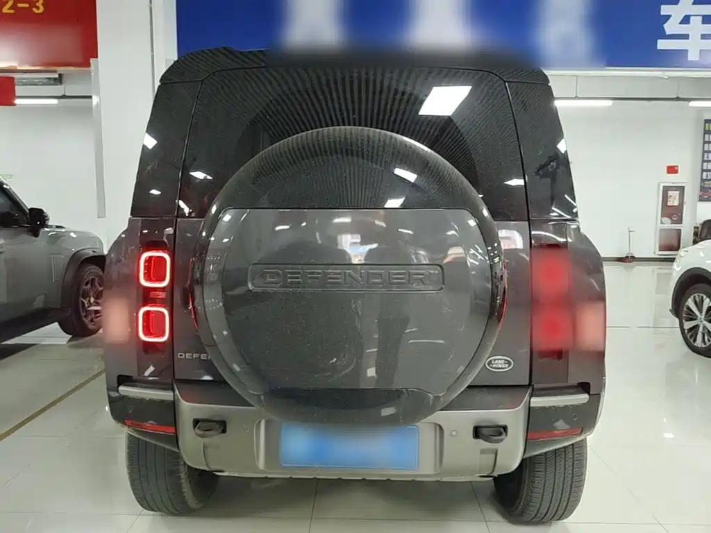 Land Rover Defender — миниатюра 6