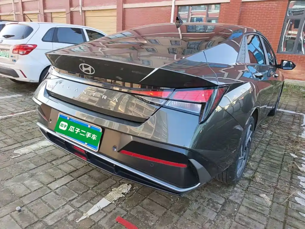 Hyundai Elantra — миниатюра 7