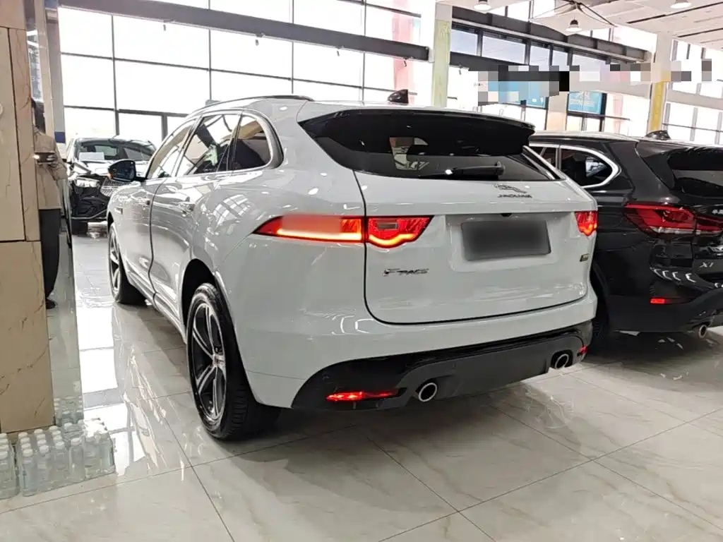 Jaguar F-PACE — миниатюра 5