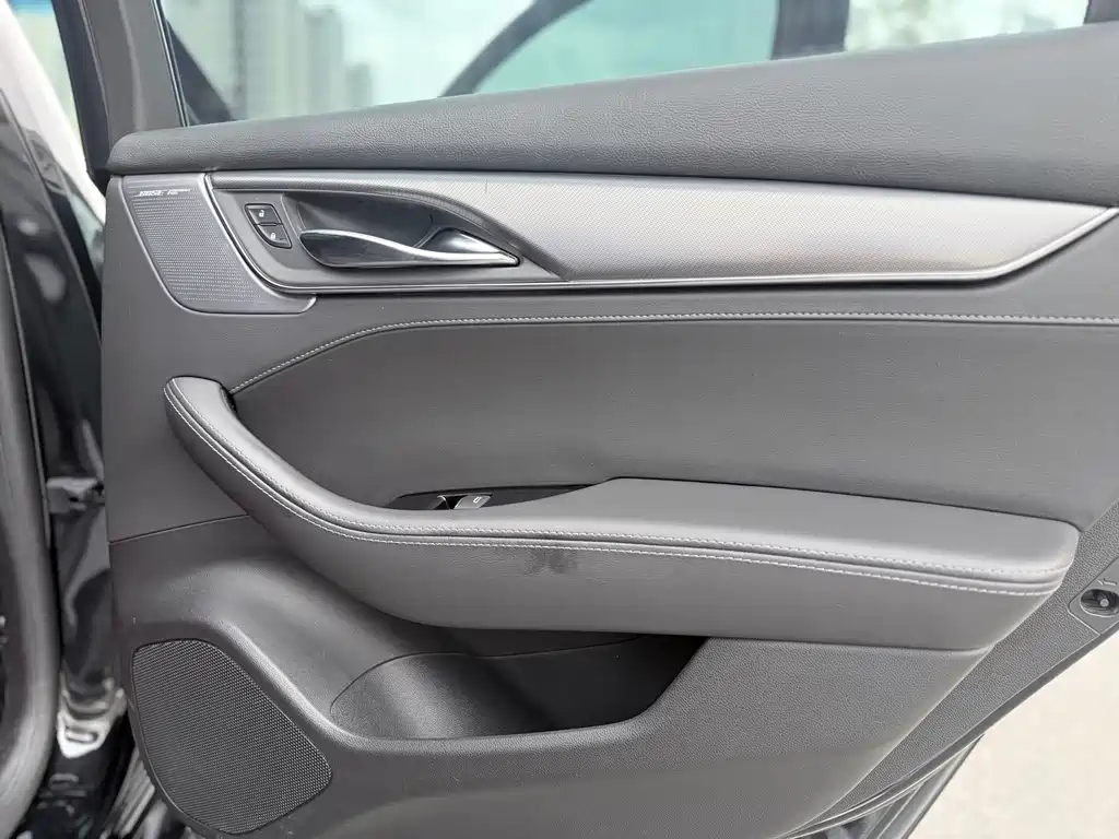 Cadillac CT5 — миниатюра 13