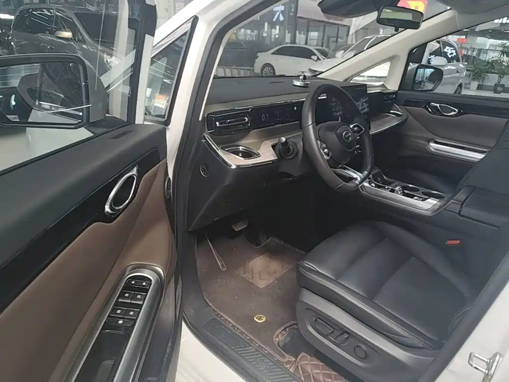 GAC Motor Trumpchi E8 PHEV — миниатюра 16