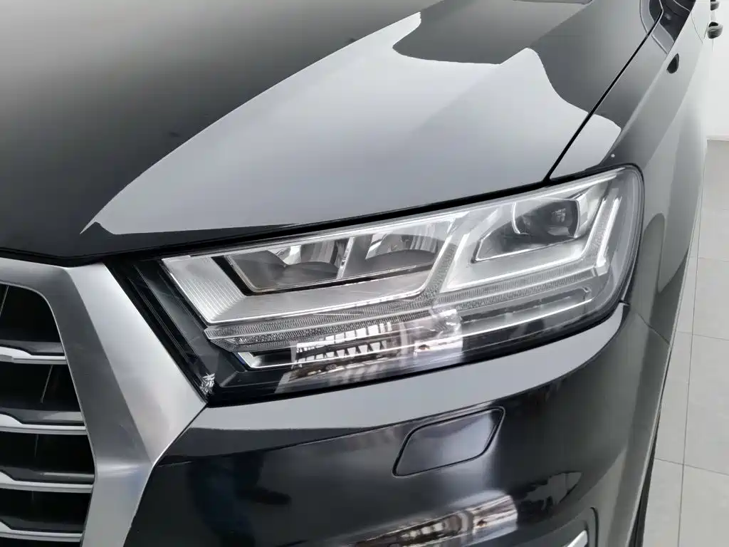 Audi Q7 — миниатюра 7