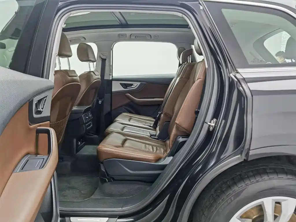 Audi Q7 — миниатюра 15