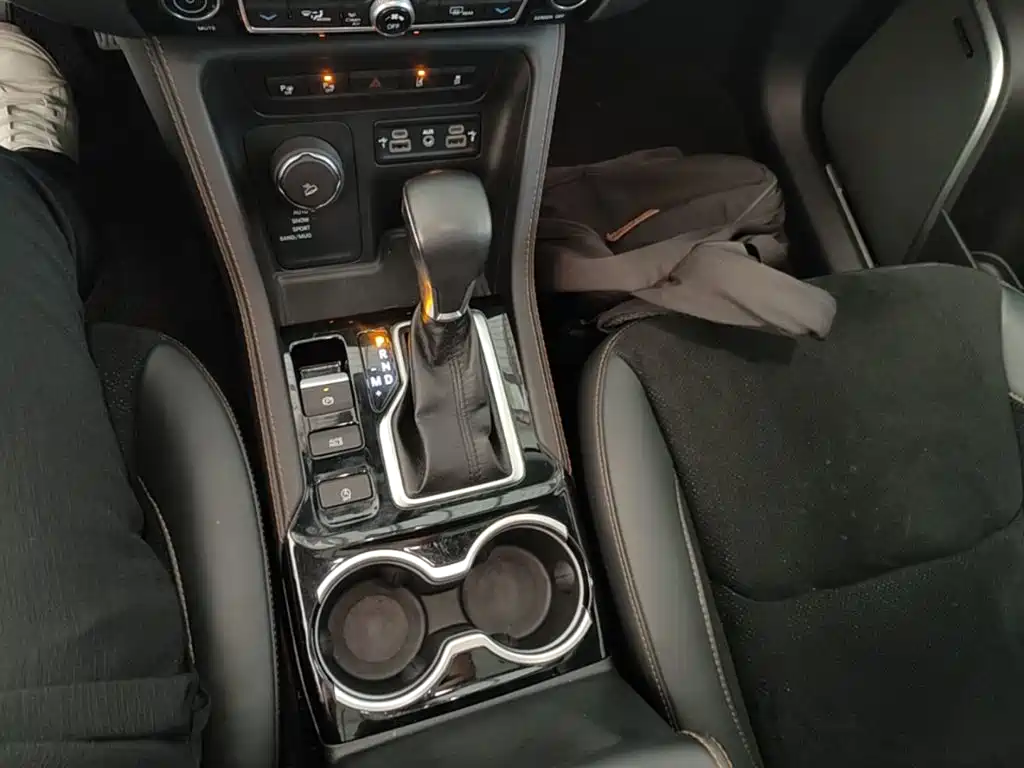 Jeep Grand Commander — миниатюра 14