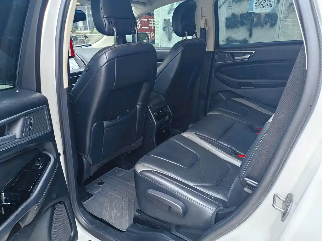 Ford Edge — миниатюра 7
