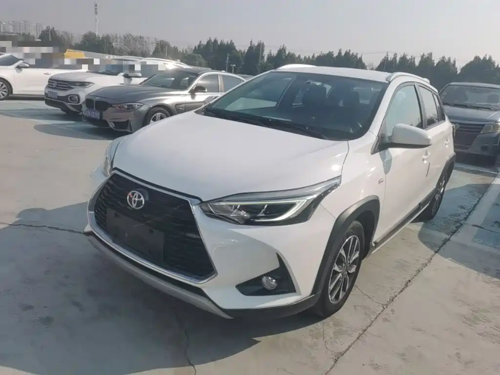 Toyota Yaris L — миниатюра 2