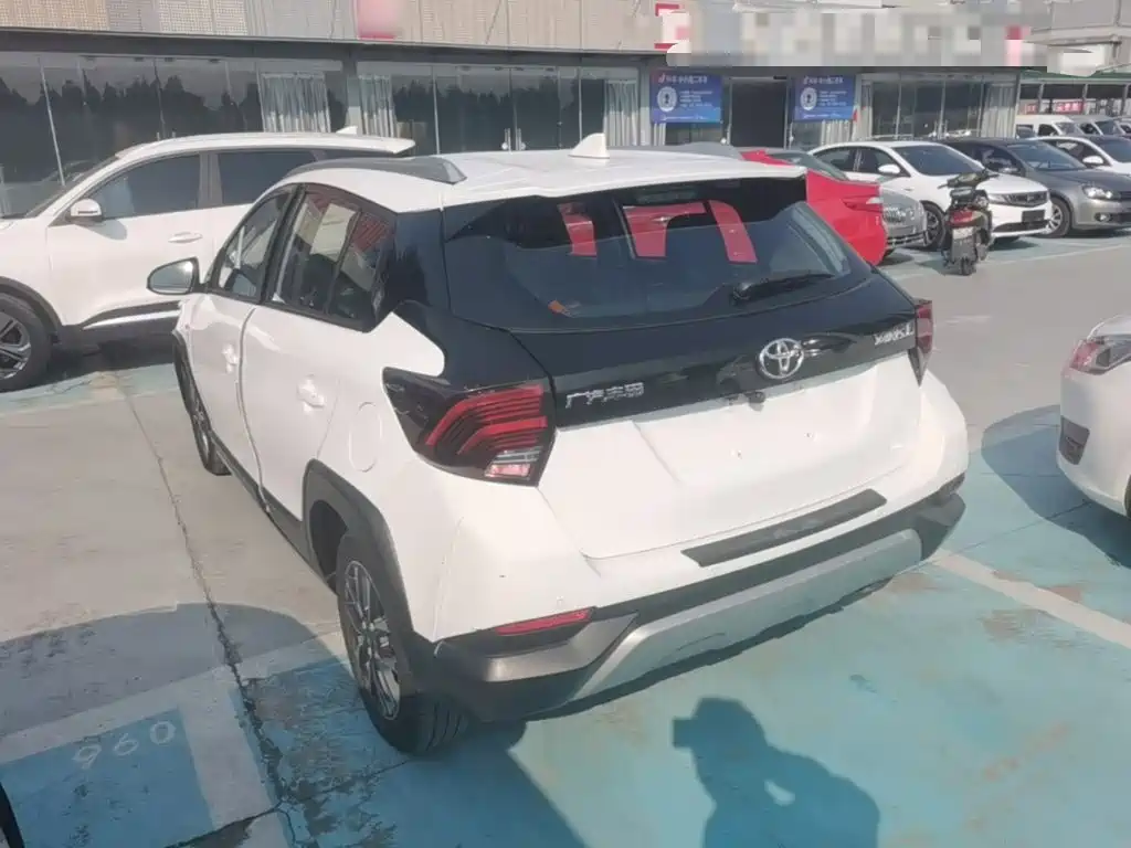 Toyota Yaris L — миниатюра 5